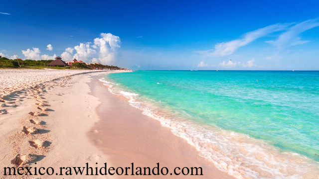 Menikmati Pesona Pantai dan Pesta Malam di Playa del Carmen