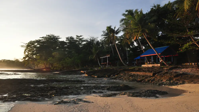 Pantai Bakaro: Pesona Bahari Papua Barat dengan Keindahan Alam